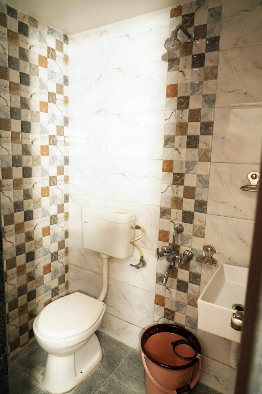 Hotel Padma Krishna Pune Zewnętrze zdjęcie