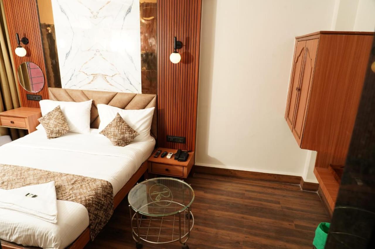 Hotel Padma Krishna Pune Zewnętrze zdjęcie